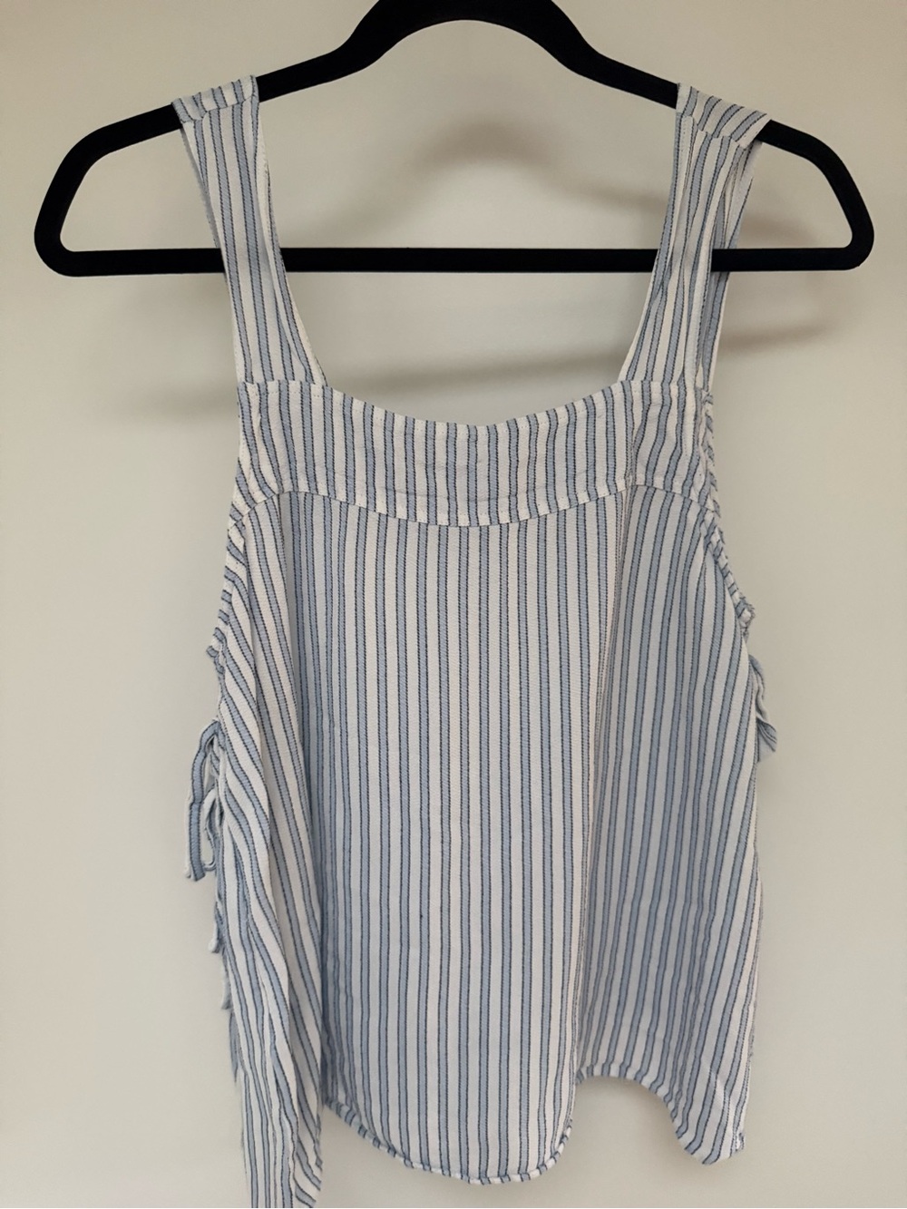 H&M White and Blue Striped Women's Top